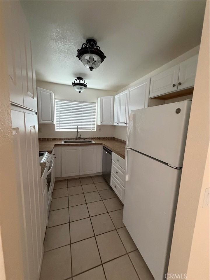 23391 La Crescenta - Photo 5 of 12