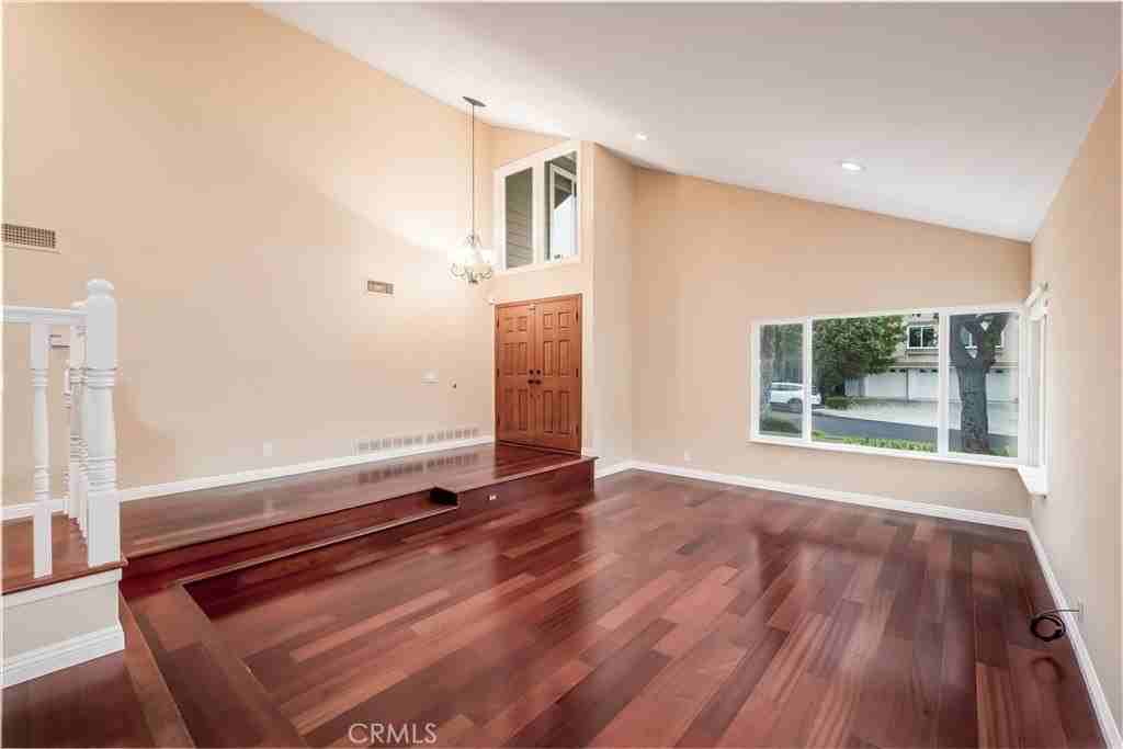 25512 Alisal Ave - Photo 5 of 40