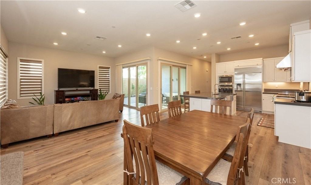 114 Character - Photo 2 of 27