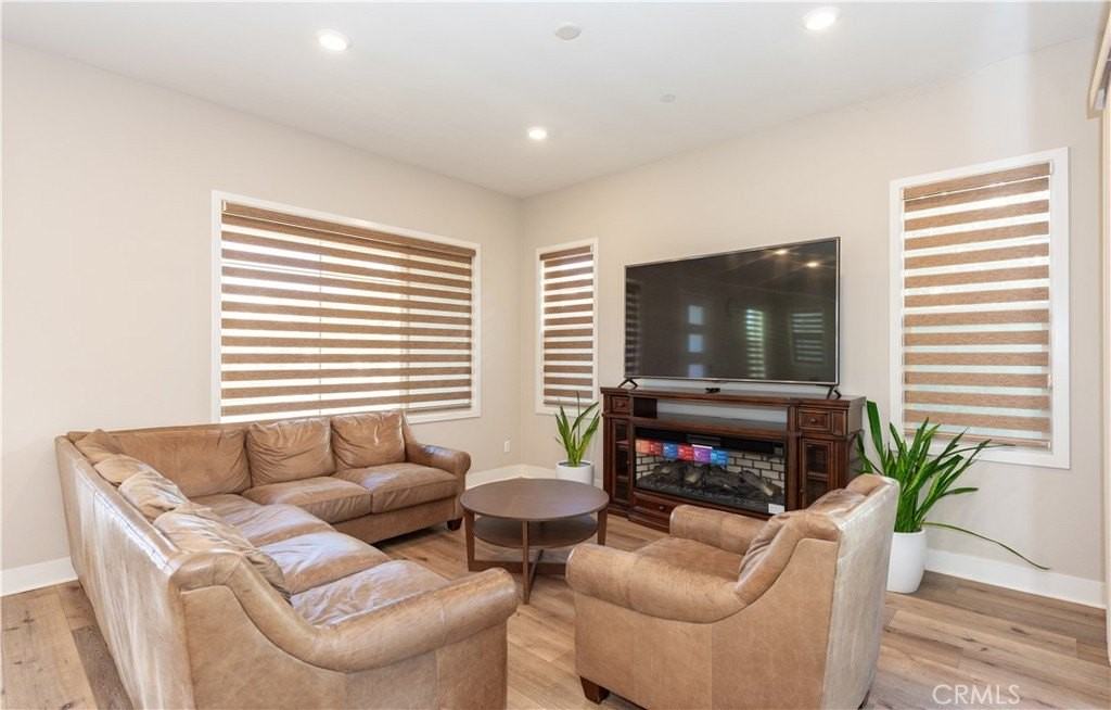 114 Character - Photo 3 of 27