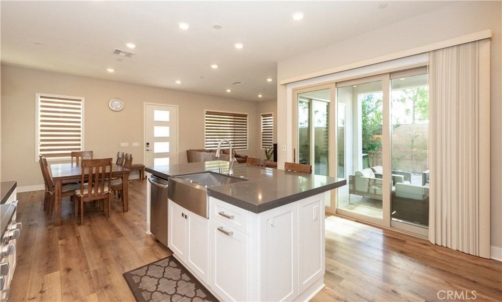 114 Character - Photo 7 of 27