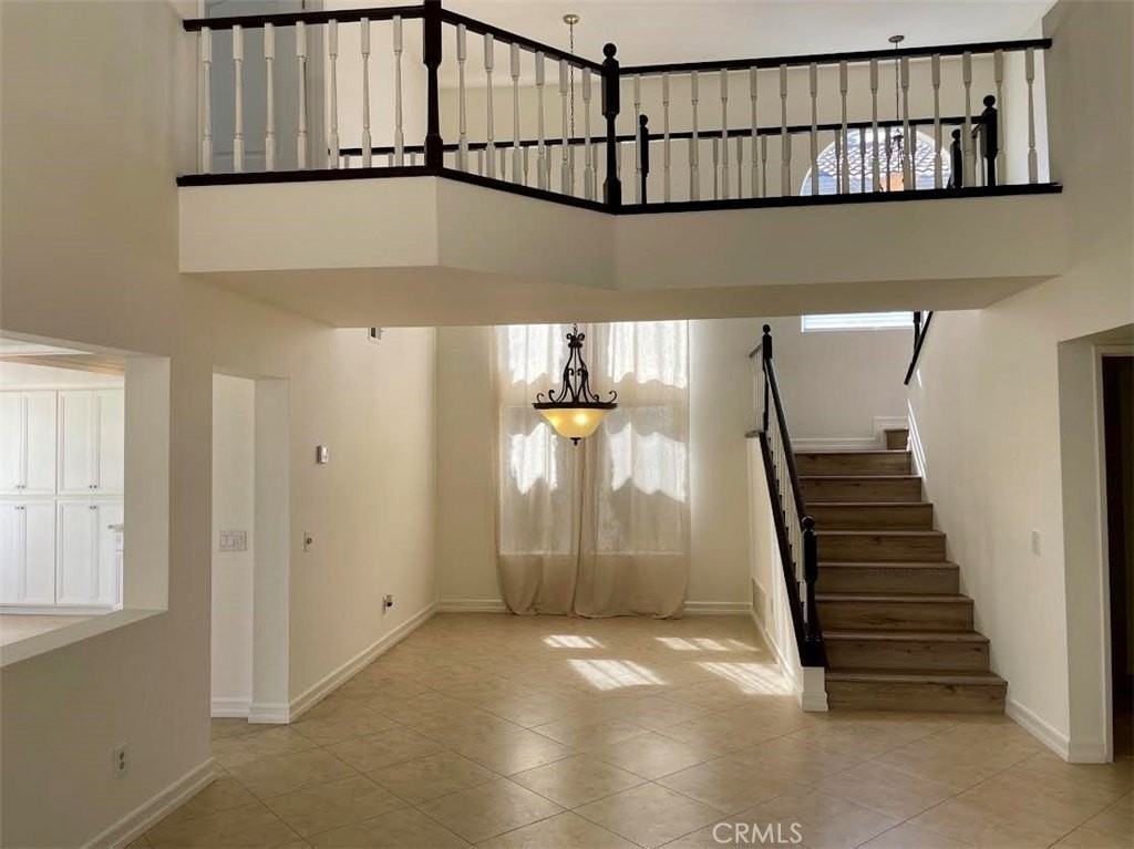 24922 Eaton Ln - Photo 5 of 19