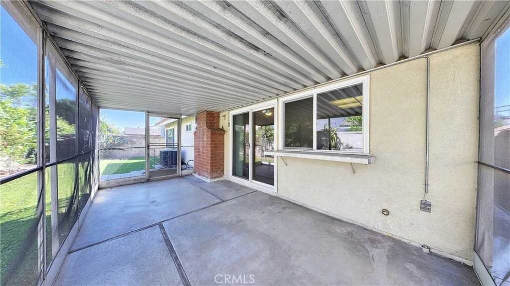 17112 Vickie Ave - Photo 4 of 40