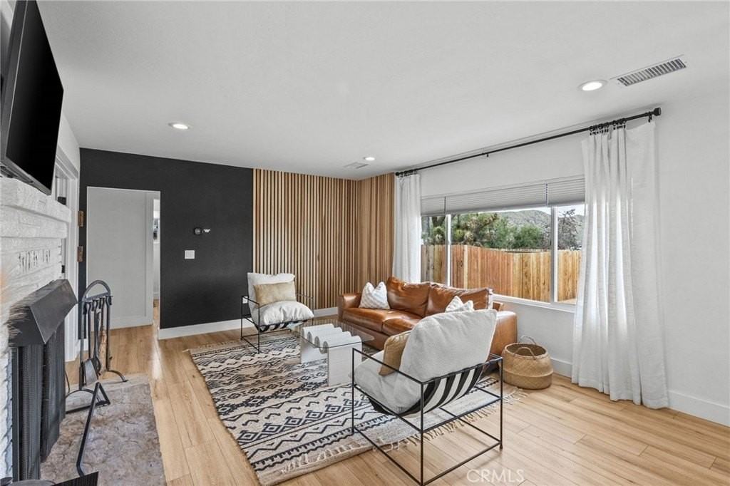 55585 Onaga Trl - Photo 4 of 43