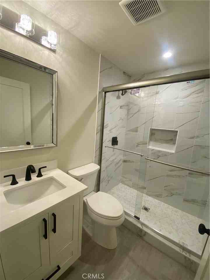 653 W 24th St - Photo 3 of 6