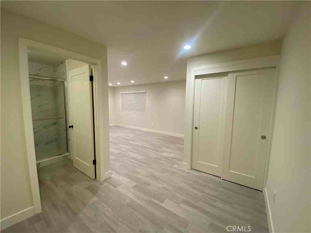 653 W 24th St - Photo 5 of 6