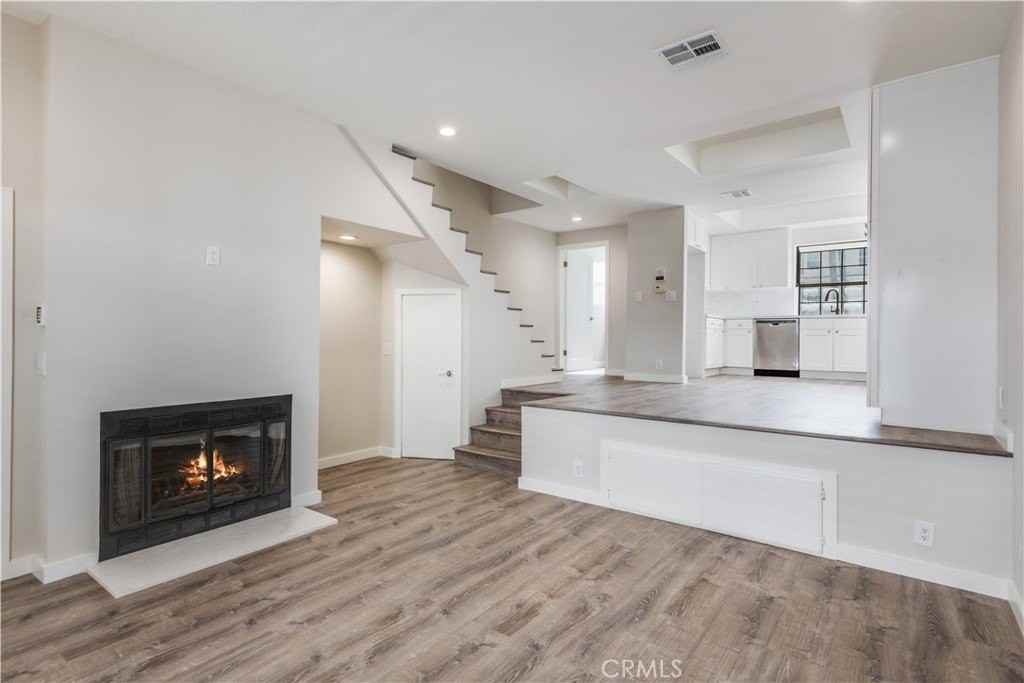 36 Navy St #8 - Photo 3 of 19