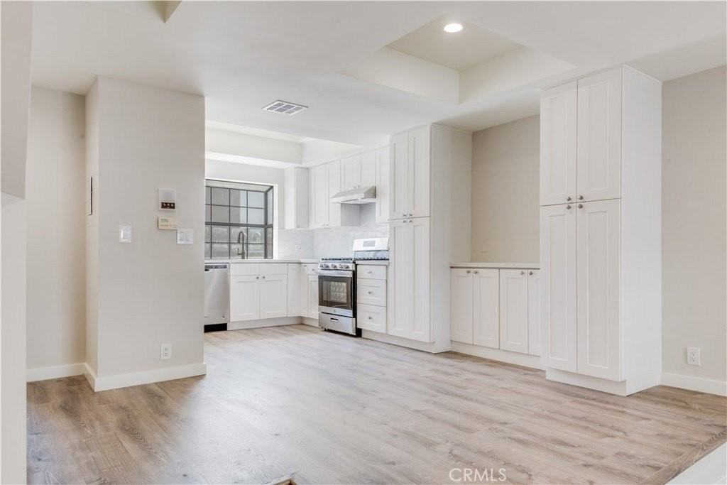 36 Navy St #8 - Photo 5 of 19