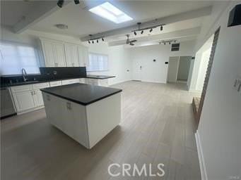 7915 Bothwell Rd - Photo 3 of 18