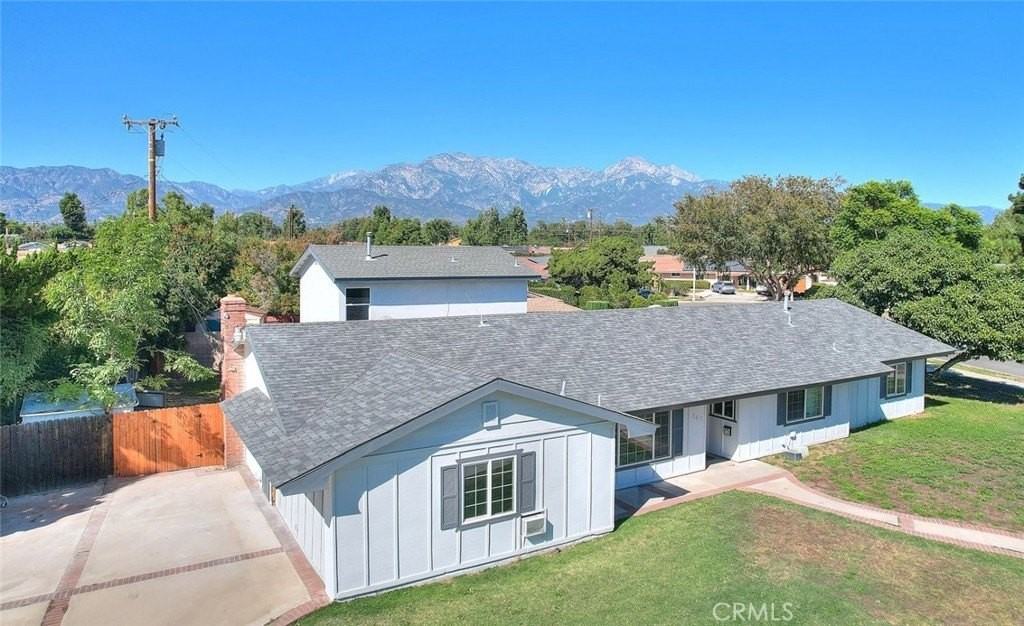 340 W Caroline Ct - Photo 2 of 16