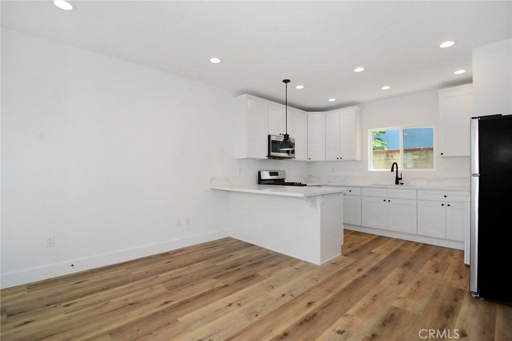 6518 Zelzah Ave - Photo 5 of 10