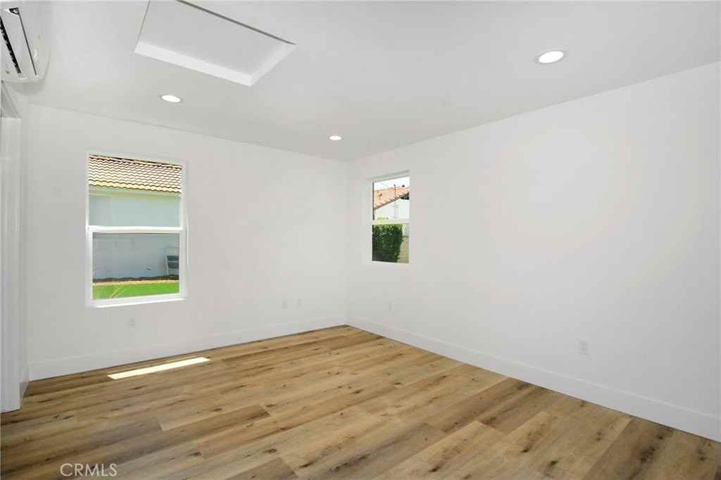 6518 Zelzah Ave - Photo 6 of 10