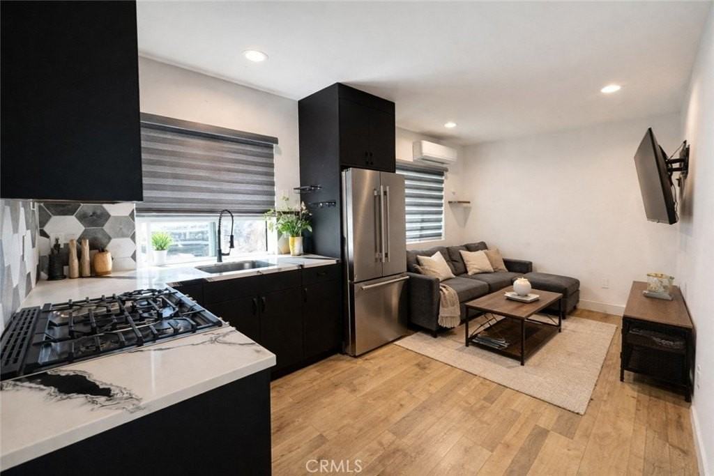 19219 Hartland St - Photo 2 of 13