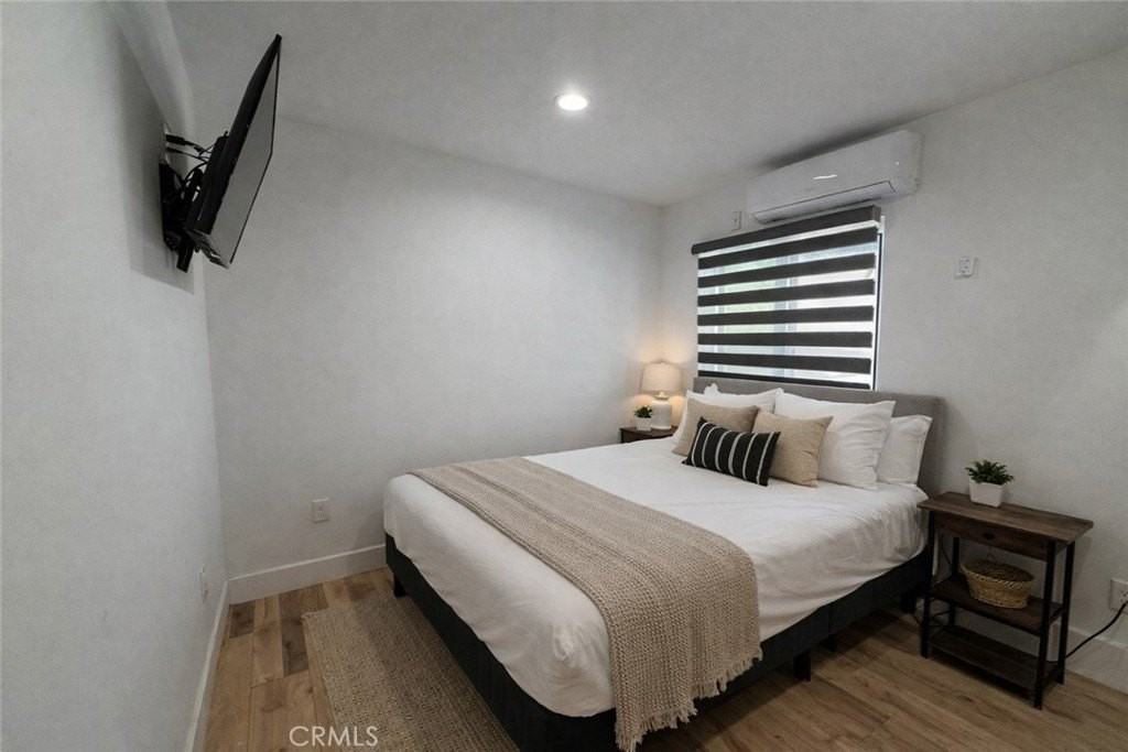 19219 Hartland St - Photo 7 of 13