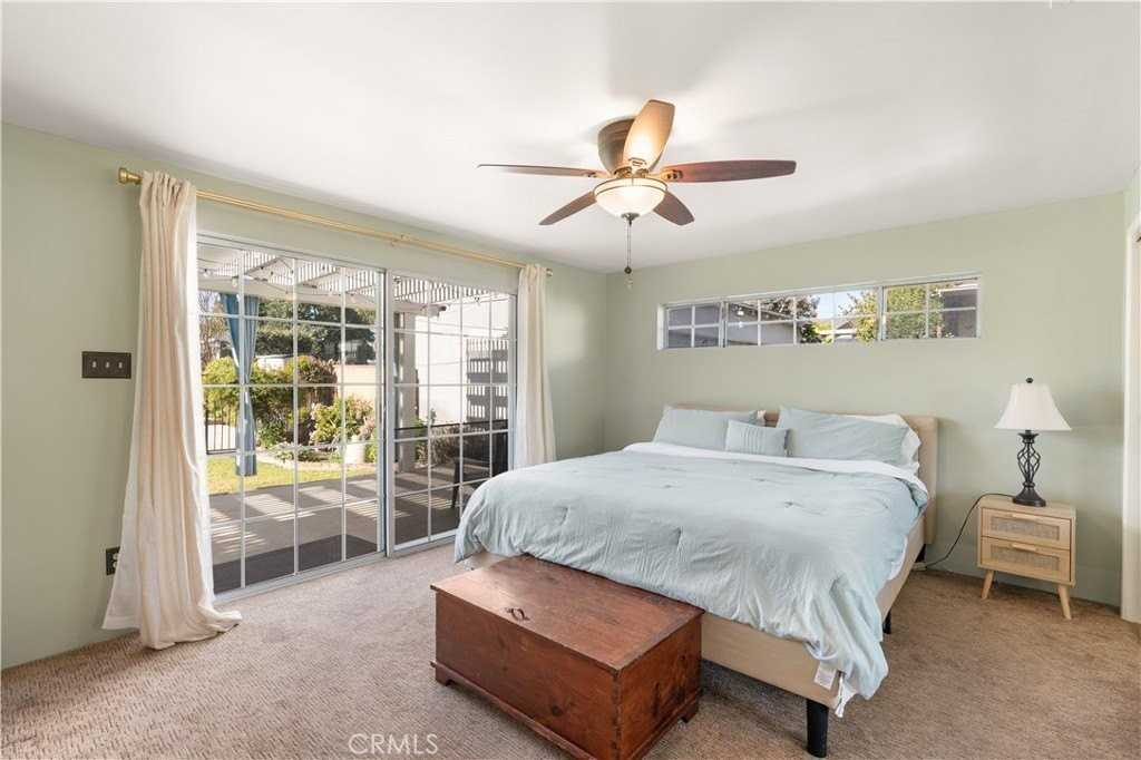 351 S Parish Pl - Photo 4 of 10