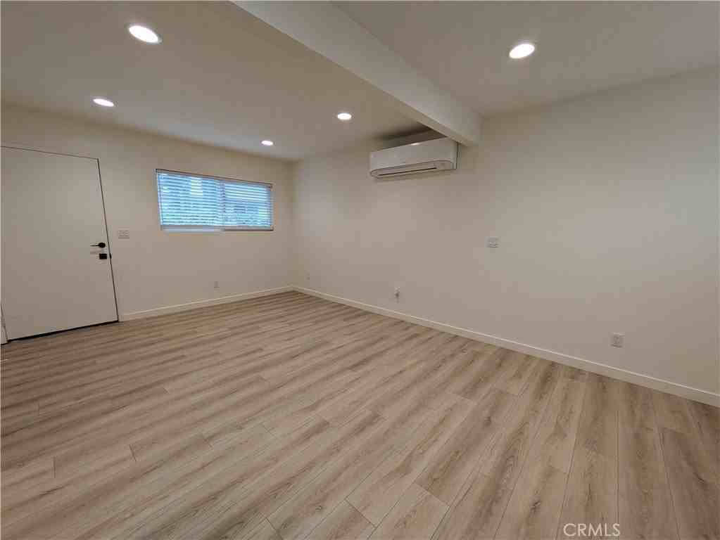 200 E Phillips St #202 - Photo 6 of 10