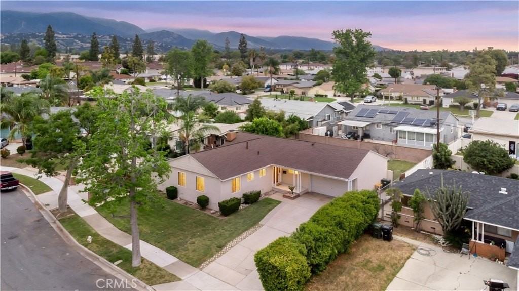 2958 Gramercy St - Photo 2 of 31