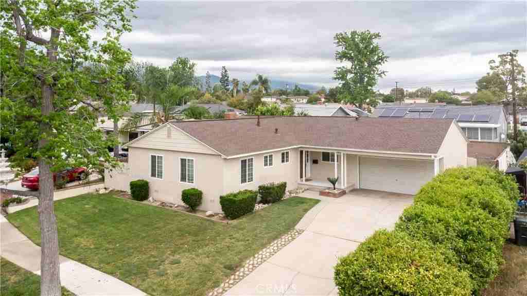 2958 Gramercy St - Photo 3 of 31