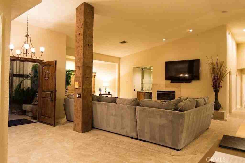 78770 Martinique Dr - Photo 5 of 15