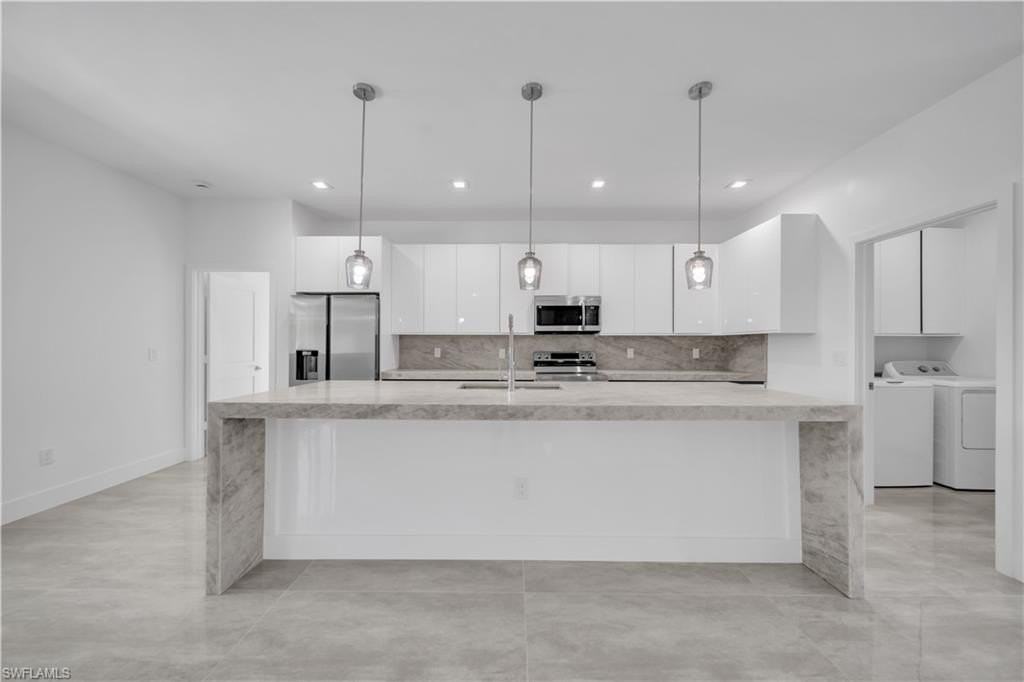 1142 Dutchess St E - Photo 6 of 32