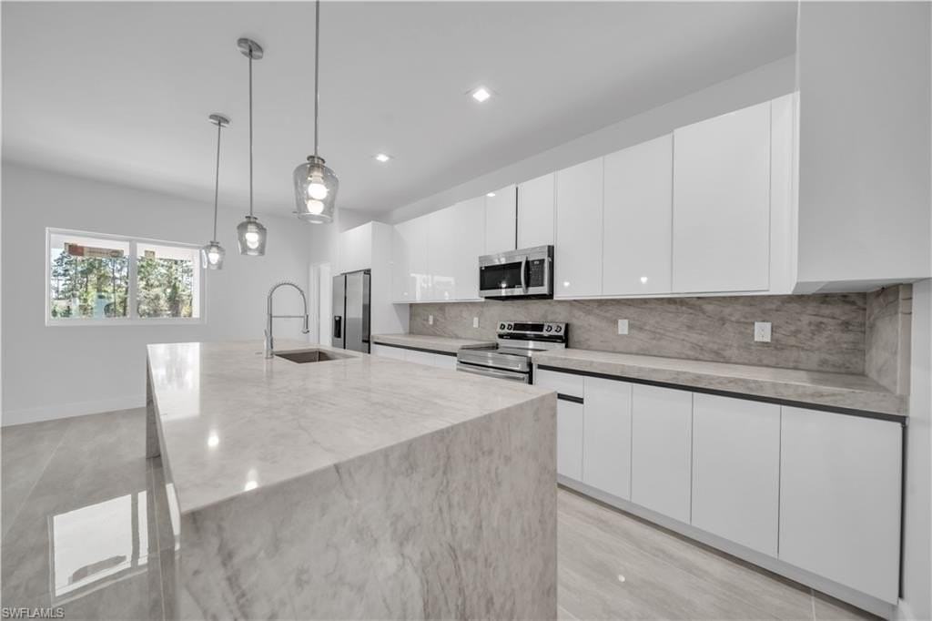 1142 Dutchess St E - Photo 7 of 32