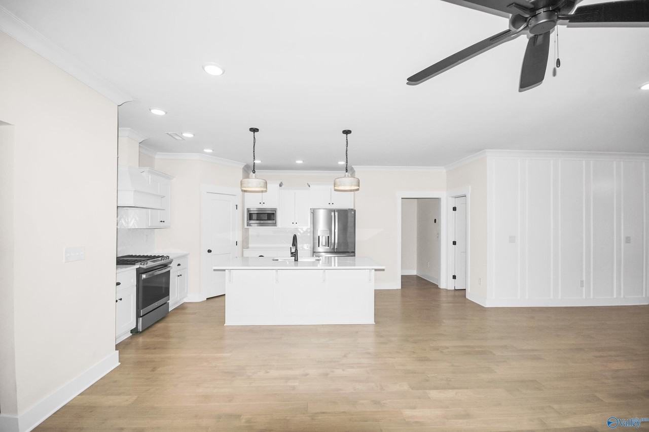 65 Dylan Rd - Photo 7 of 39