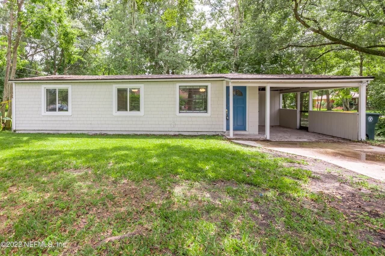 7832 Newton Rd - Photo 2 of 29