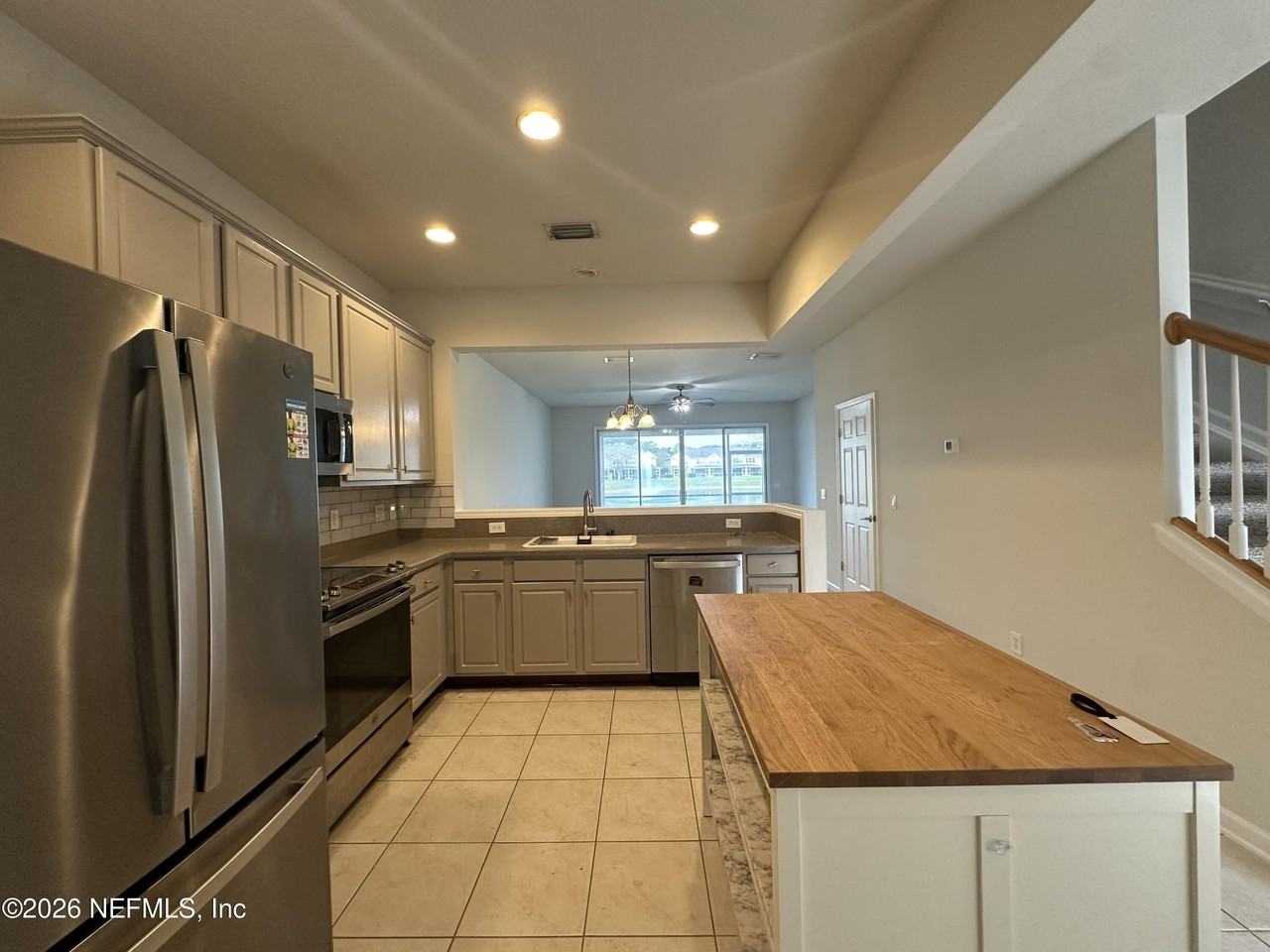 7034 Roundleaf Dr - Photo 3 of 20