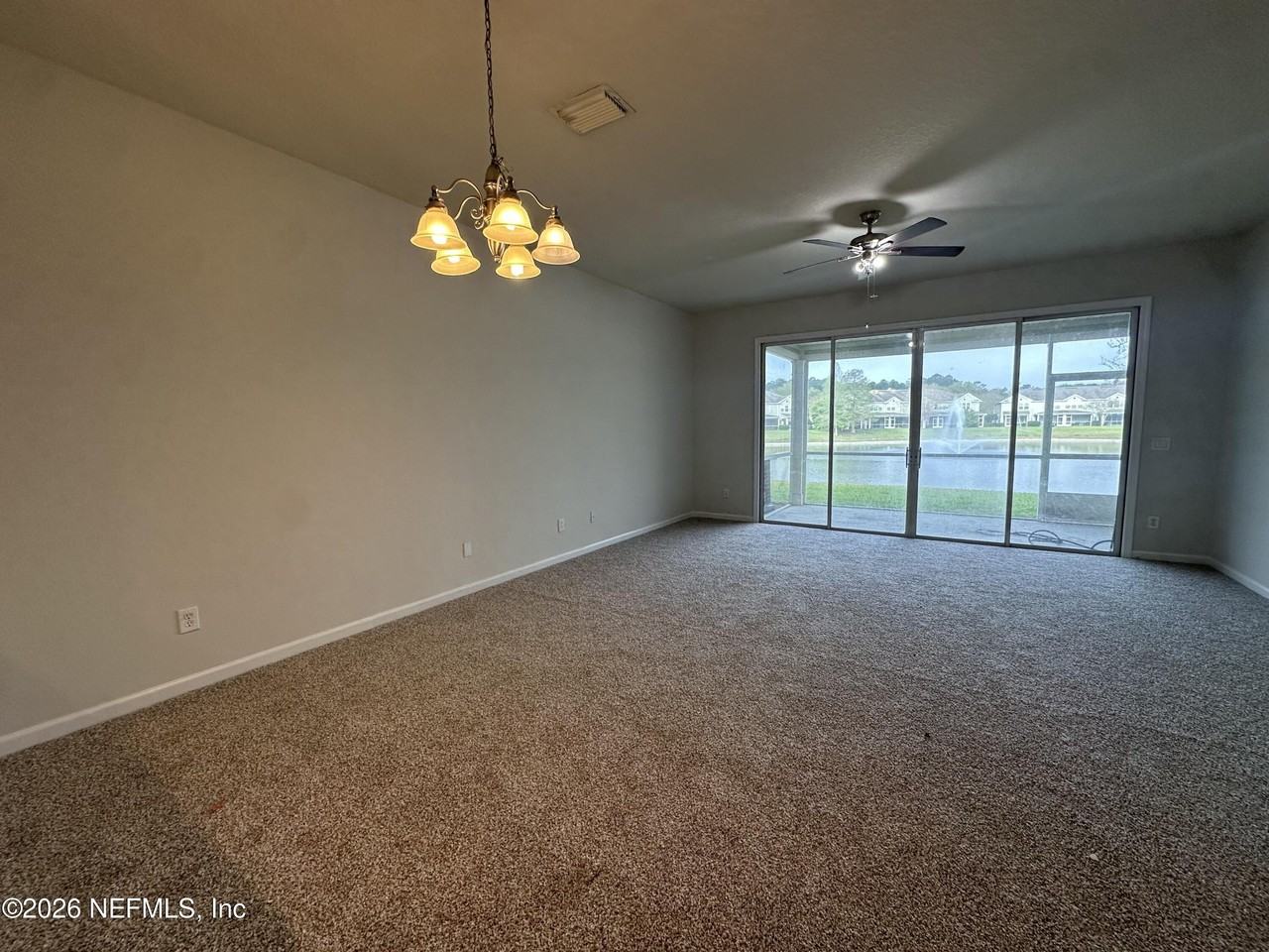 7034 Roundleaf Dr - Photo 7 of 20