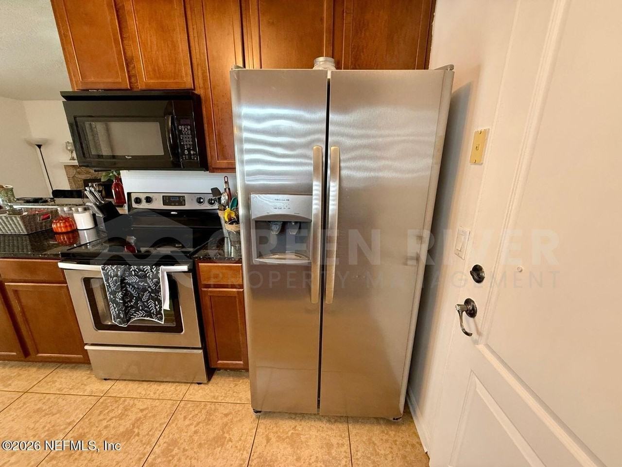 7541 Allspice Cir N - Photo 7 of 39