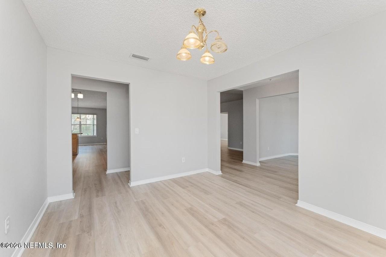 5434 Bristol Bay Ln N - Photo 6 of 30