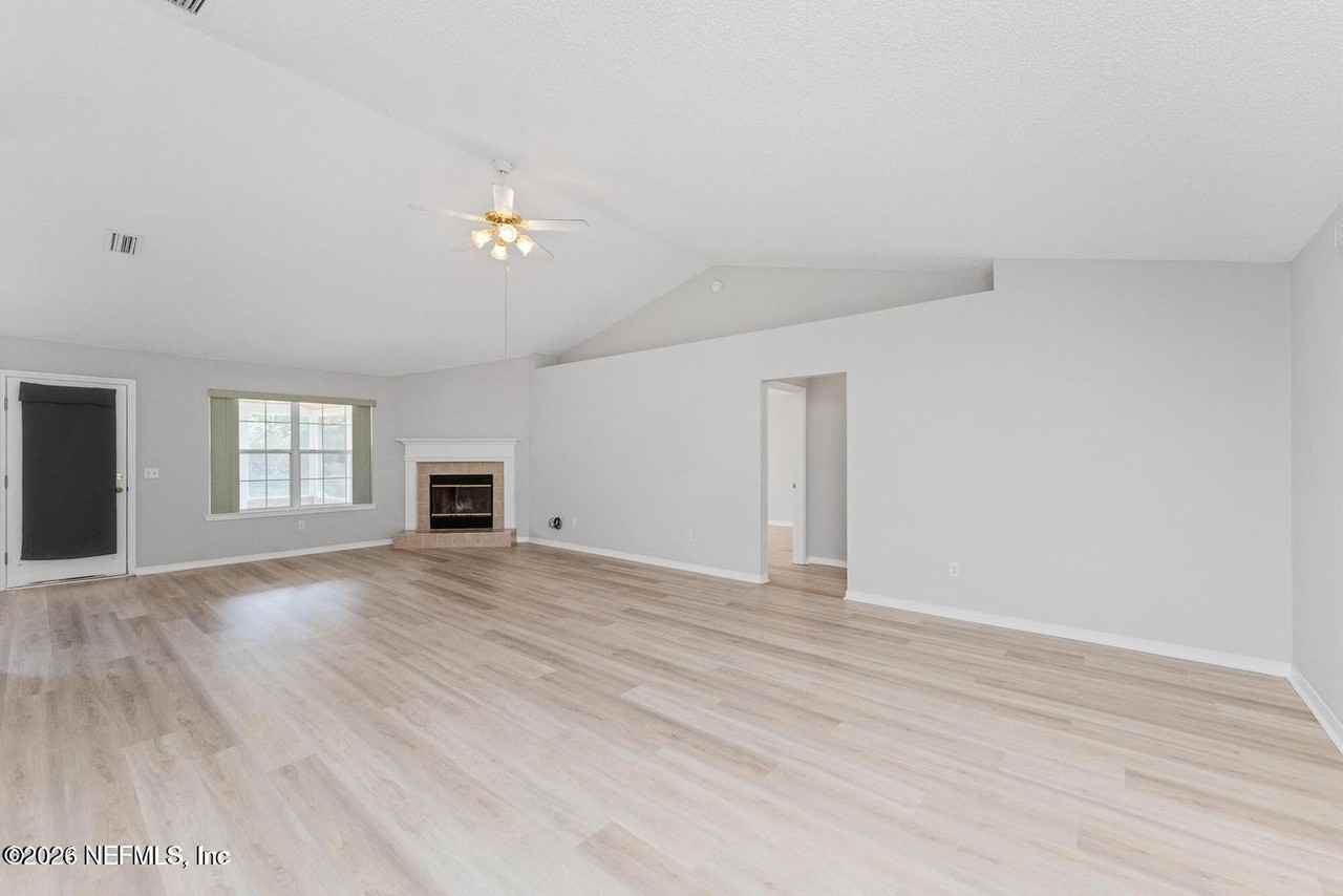 5434 Bristol Bay Ln N - Photo 7 of 30