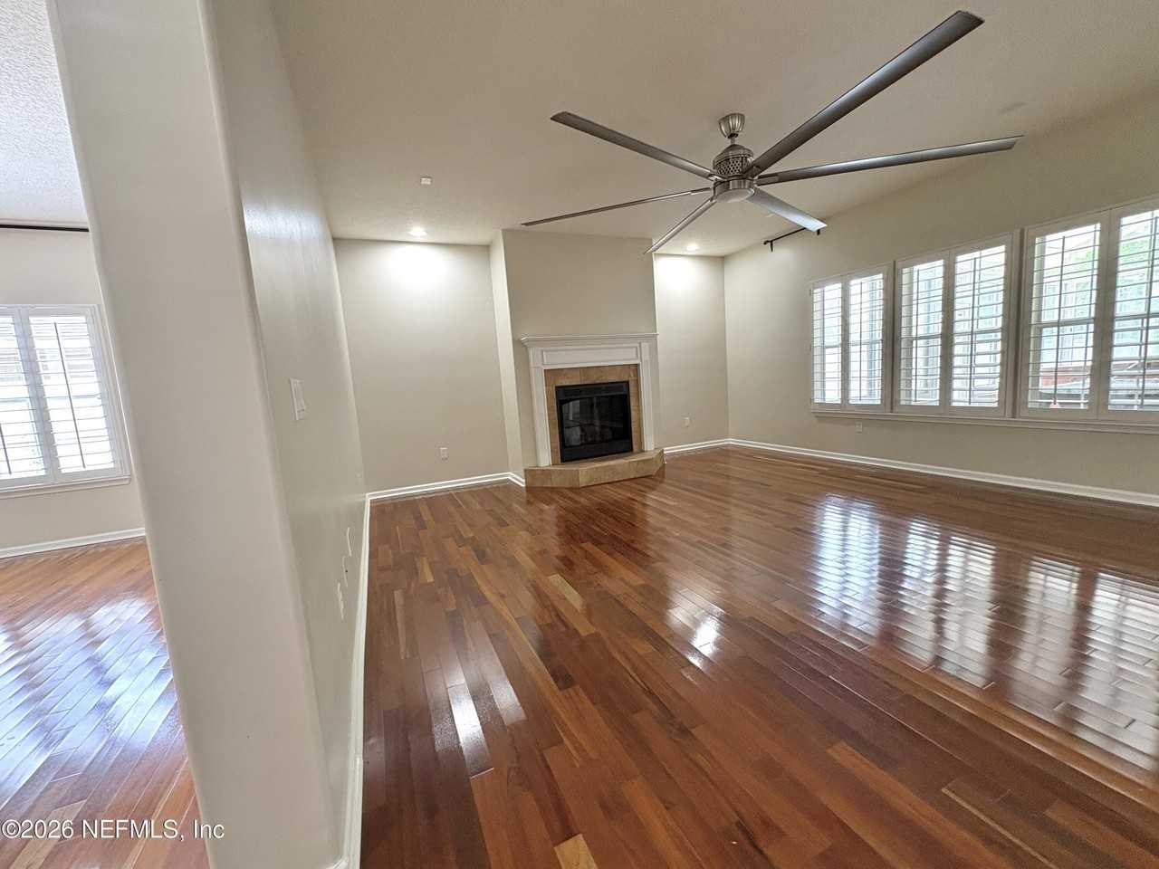 11288 Panther Creek Pkwy - Photo 7 of 32