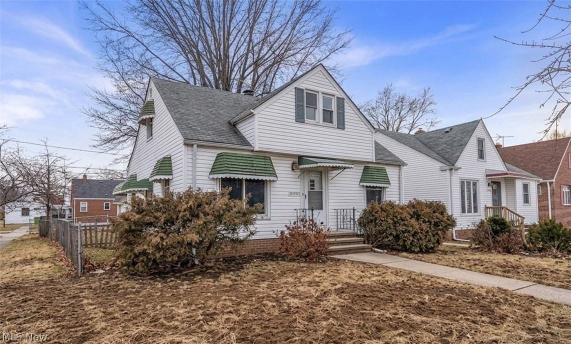 20990 Morris Ave - Photo 2 of 24