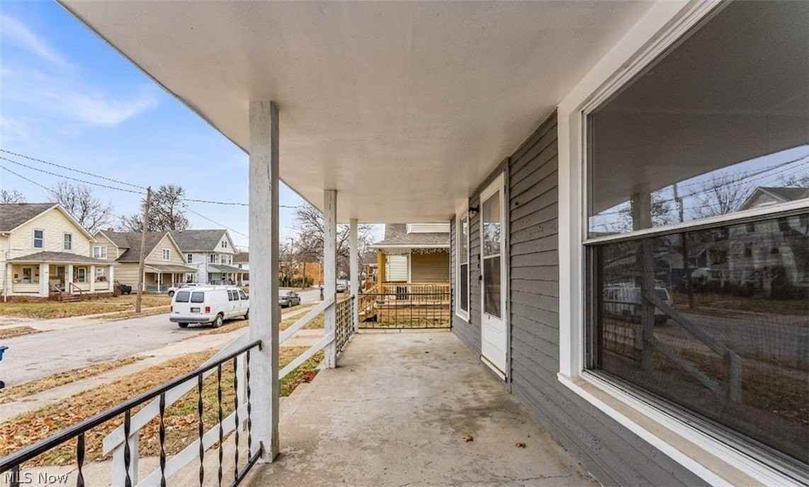 3877 W 31st St - Photo 3 of 31