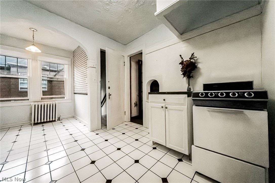 18313 Newell Rd - Photo 3 of 16