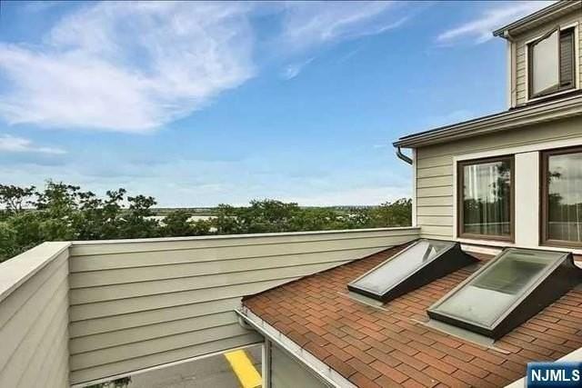 833 Topsail Ln - Photo 2 of 16