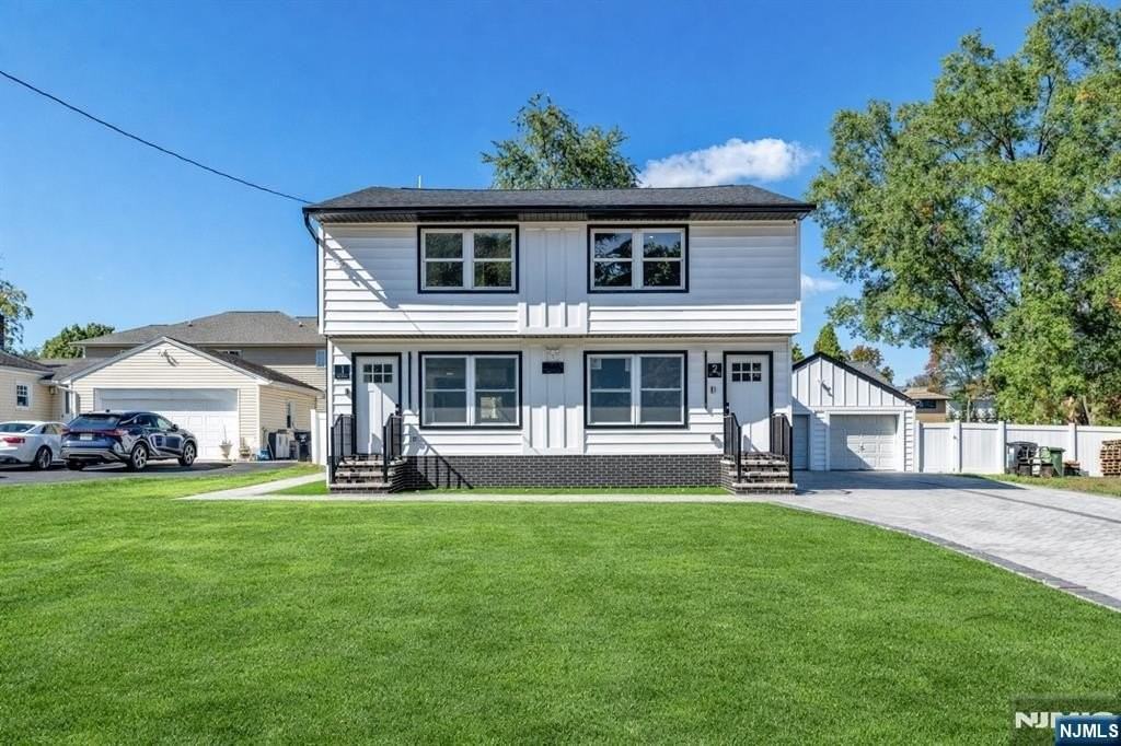 715 Evans St - Photo 2 of 21