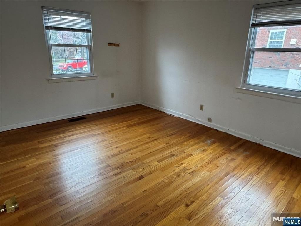 10 Engle St - Photo 5 of 9