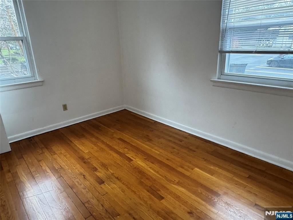 10 Engle St - Photo 7 of 9