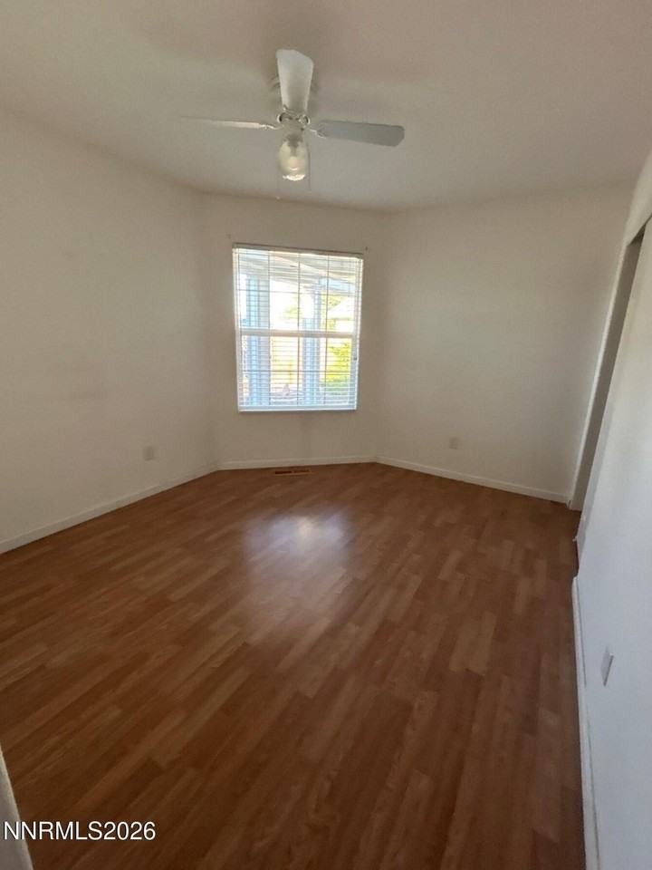 559 Nader Way - Photo 7 of 20