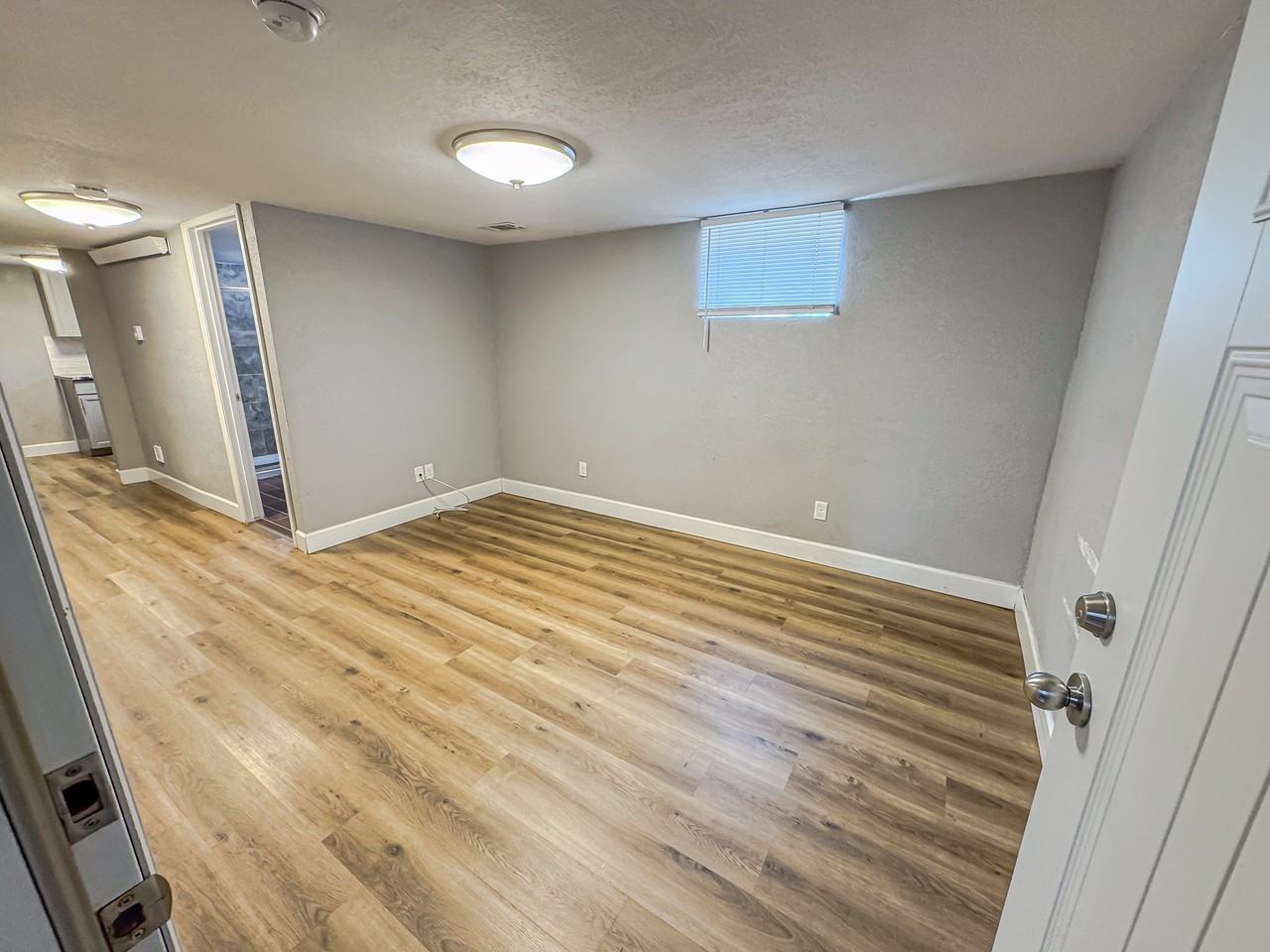 2215 E 17th St #B - Photo 2 of 8