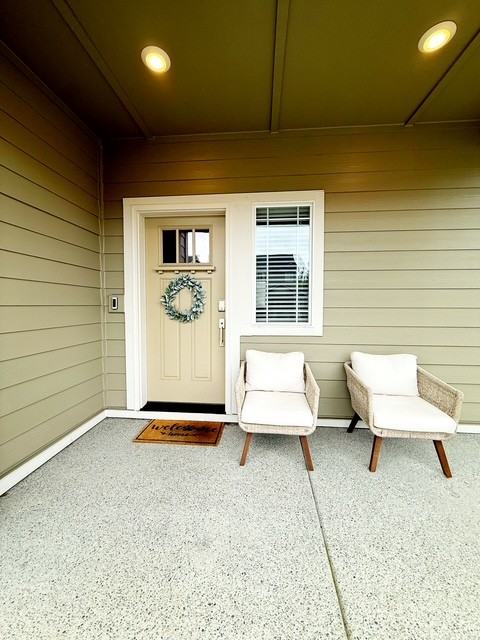 975 Thrush Ct Se #1 - Photo 2 of 33