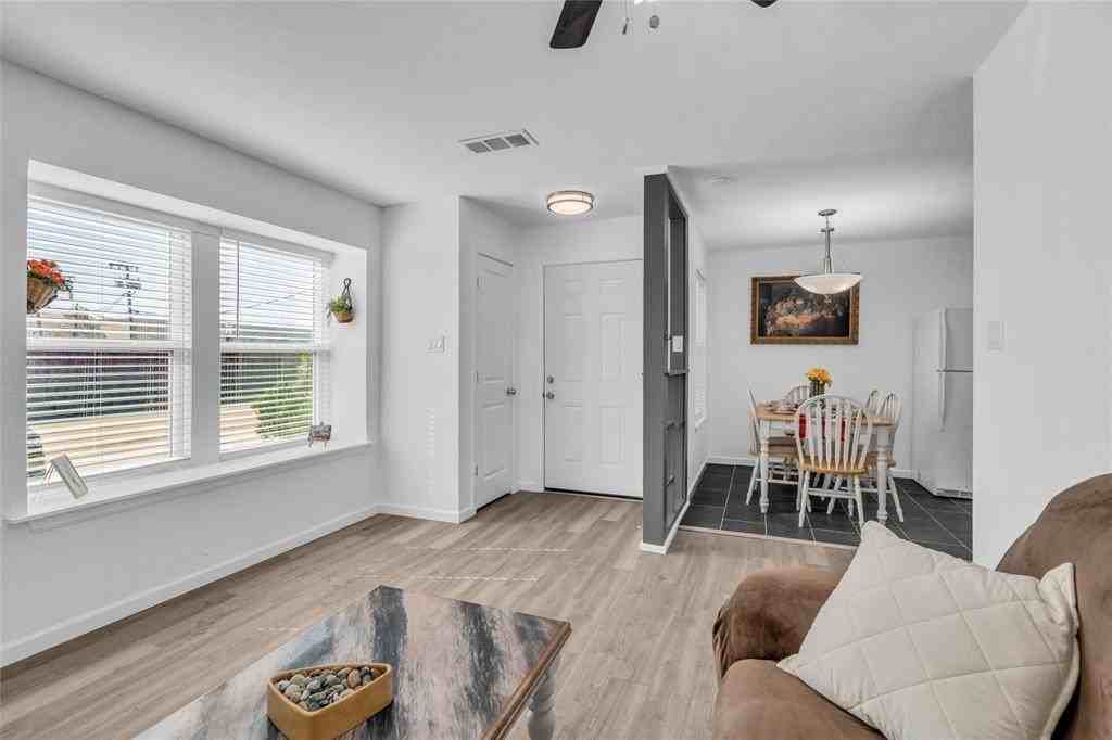 1321 Parkway Ct - Photo 6 of 18