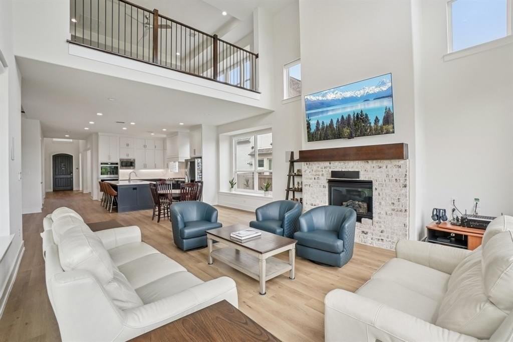 3960 Medio Creek Dr - Photo 6 of 12