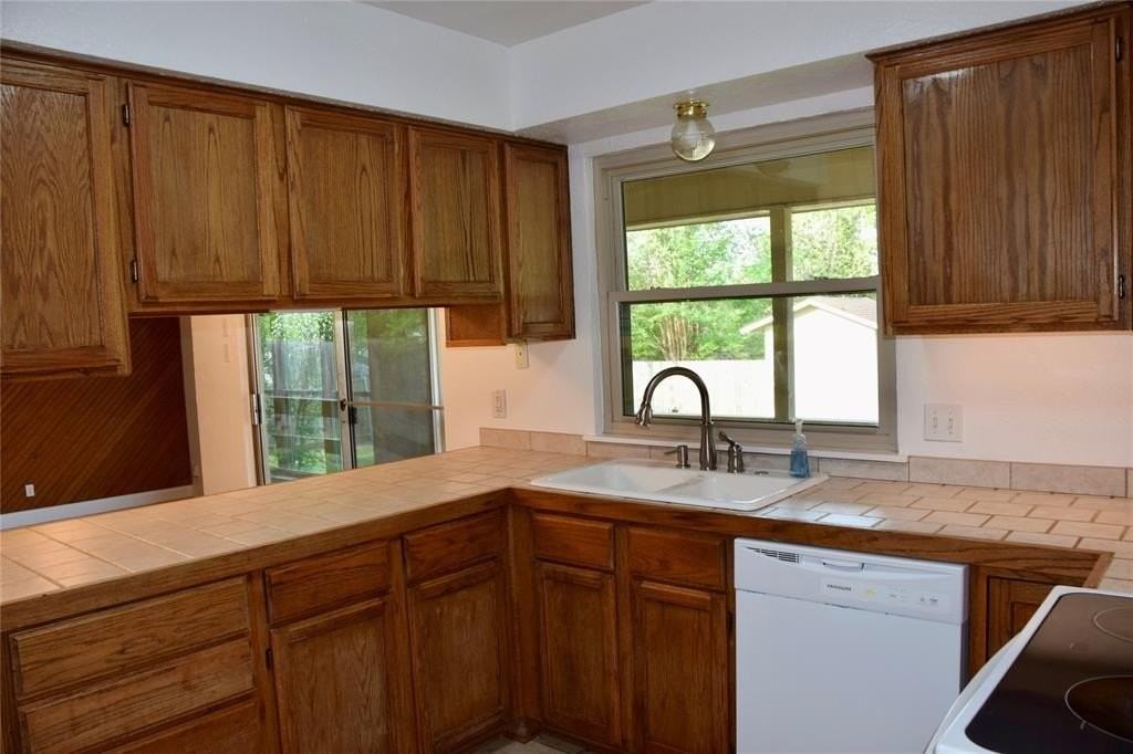 4208 Blossom Trl - Photo 5 of 18