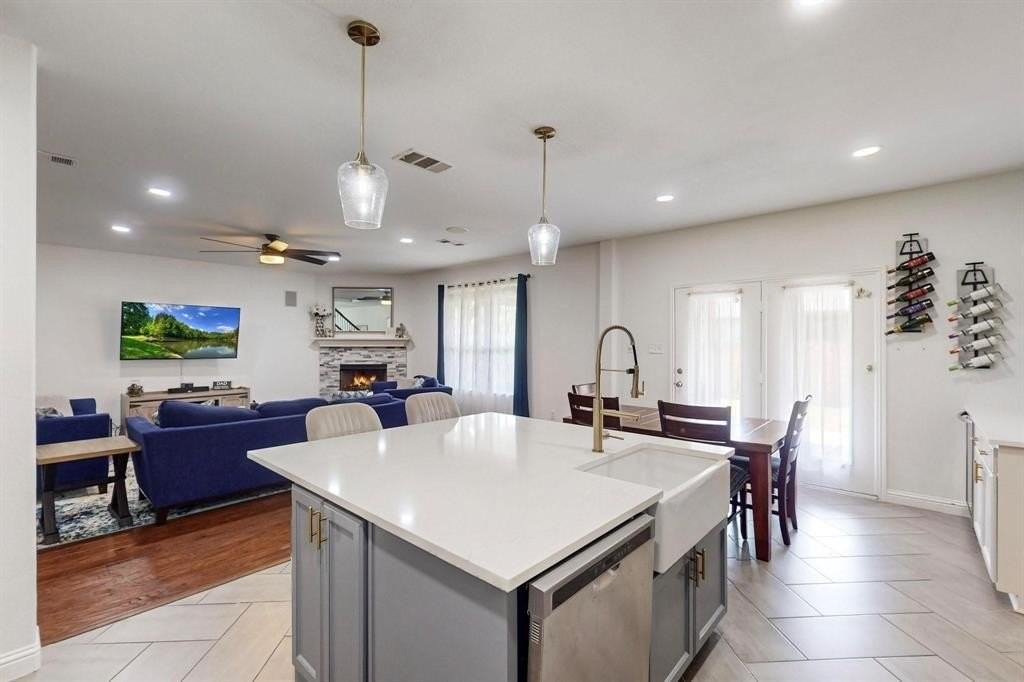 4260 Doe Creek Trl - Photo 3 of 32