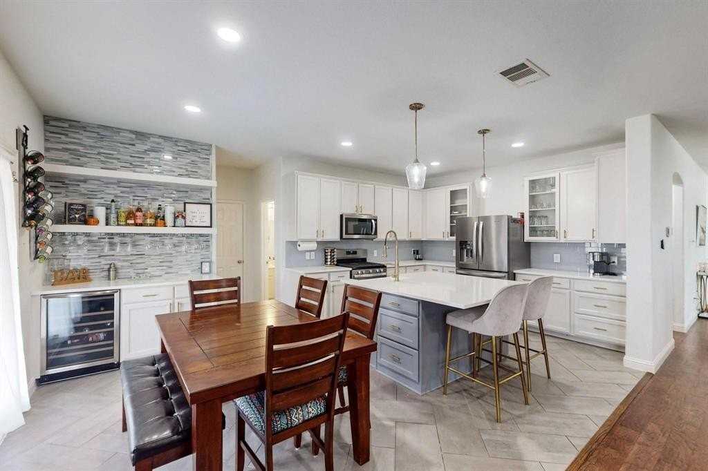 4260 Doe Creek Trl - Photo 5 of 32