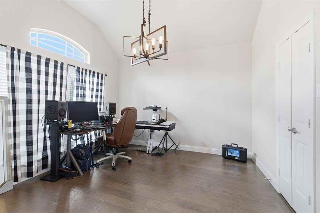 2614 Fair Oaks Ave - Photo 6 of 33