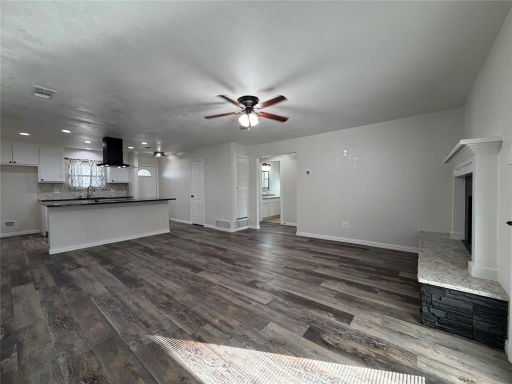 420 Opal St - Photo 5 of 19
